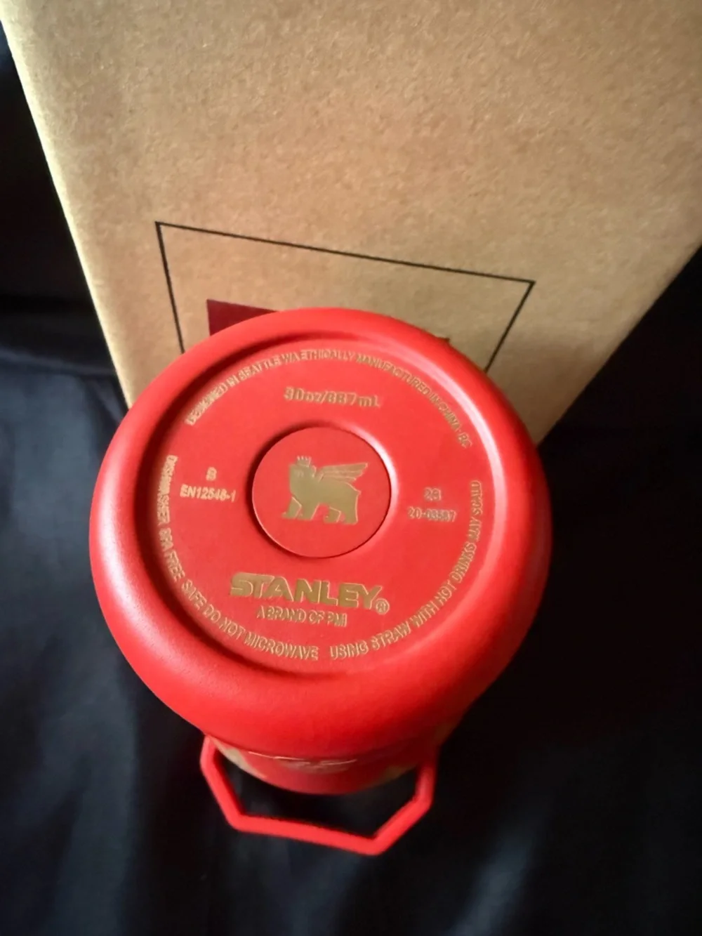 New Stanley 30oz Laser LEngravedV Red & Gold Insulated With Handle and Flip Top - Picture 7 of 7